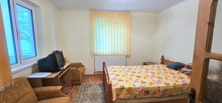 Casă cu Teren 1055 Mp în Vânători