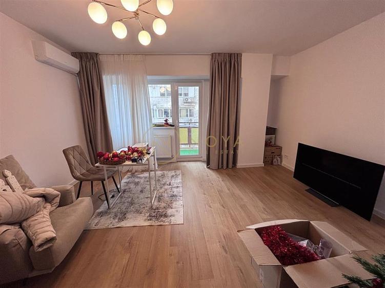 Apartament cu 4 camere decomandat, mobilat în Lujerului