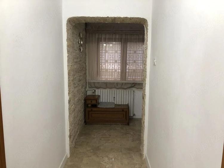 Apartament cu 4 camere decomandat în Central