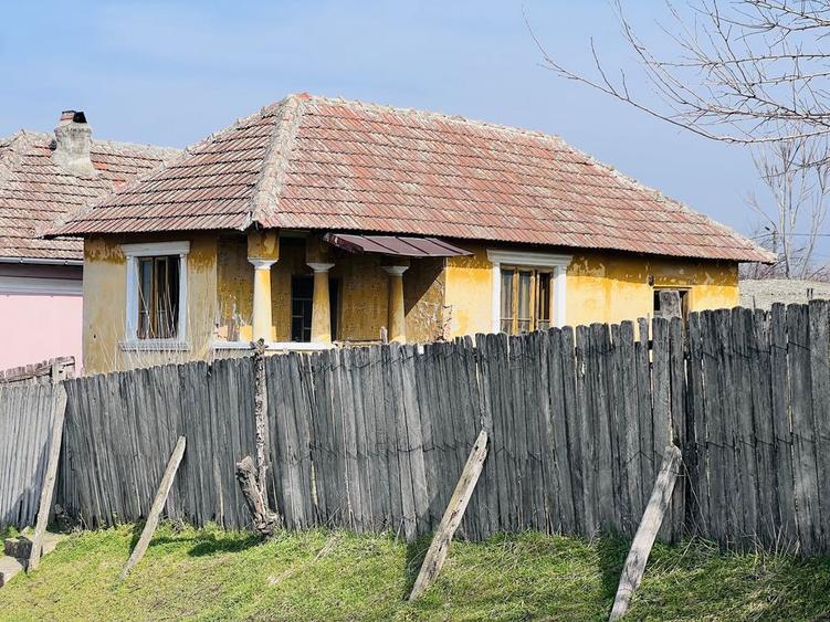 Casă cu 4 camere în Pătulele