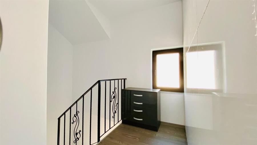 Duplex cu 4 camere cu Teren 173 Mp în Cug