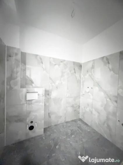Casă cu 4 camere cu Teren 16 Mp în Utvin