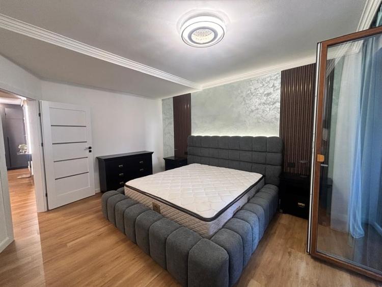 Apartament cu 3 camere decomandat, mobilat în Independenței