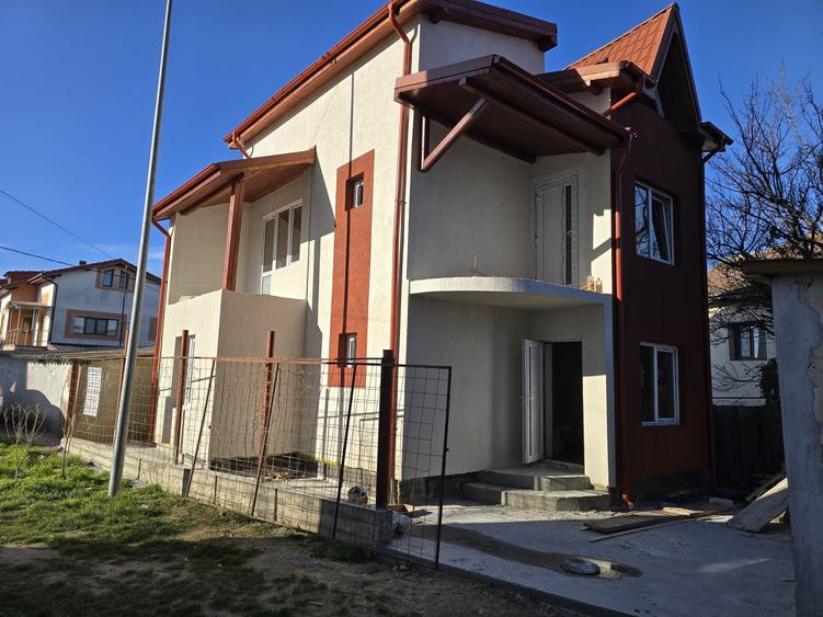 Casă cu 4 camere în Central