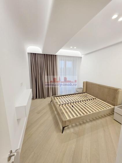 Apartament cu 3 camere decomandat în Băneasa