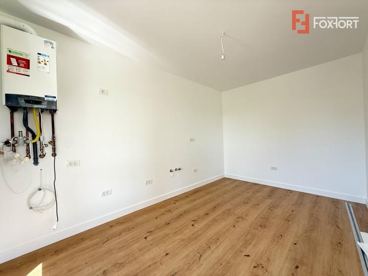 Duplex cu 5 camere cu Canalizare în Dumbrăvița
