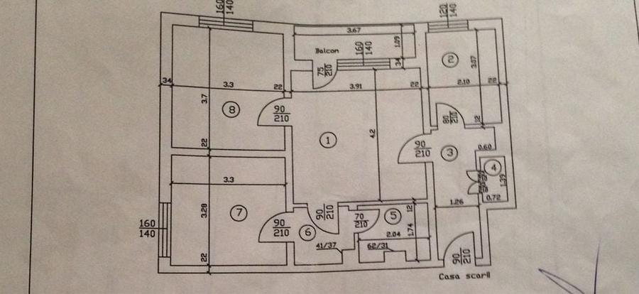 Apartament cu 3 camere semidecomandat în Central