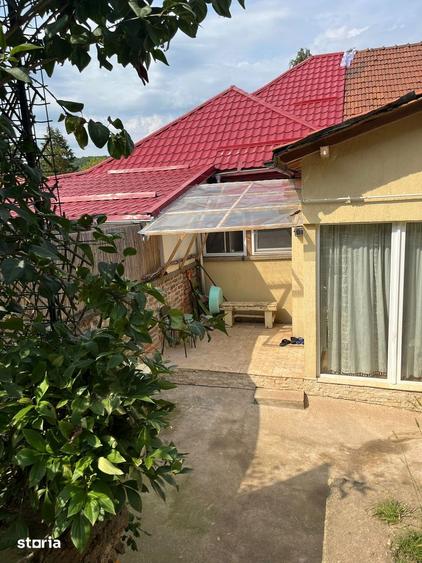 Casă cu 3 camere cu Teren 280 Mp în Central
