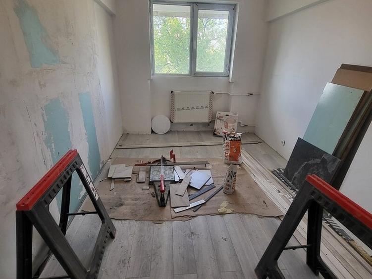 Apartament cu 3 camere decomandat în Drumul Taberei