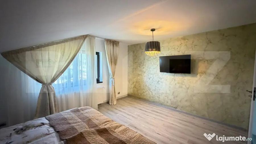 Casă cu 7 camere cu Teren 2000 Mp în Central