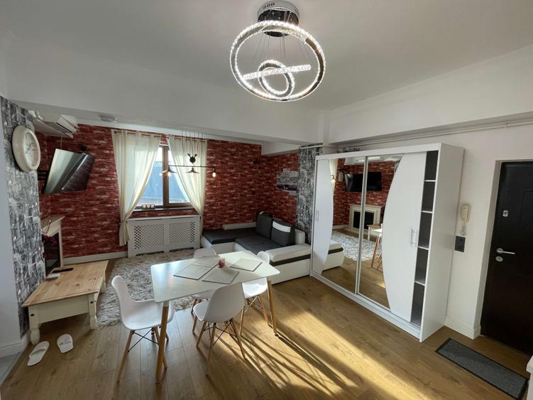 Apartament cu 2 camere semidecomandat în Central