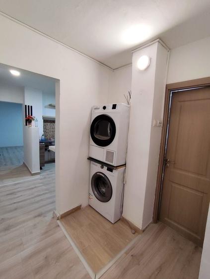 Apartament cu 3 camere decomandat, mobilat în CET