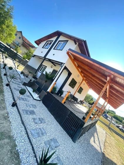 Casă individuală cu 4 camere cu Canalizare în Dumbrăvița