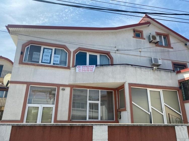 Casă individuală cu 6 camere cu Canalizare în Mangalia