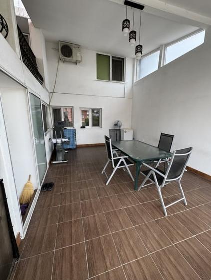 Casă individuală cu 6 camere cu Canalizare în Ultracentral