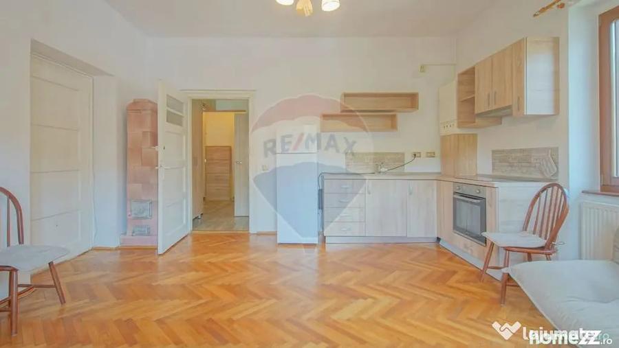 Apartament cu 2 camere semidecomandat în Centrul Istoric