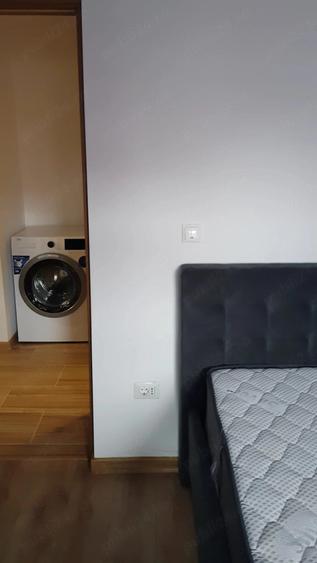 Apartament cu 4 camere decomandat în Baza 3