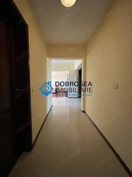 Apartament cu 3 camere decomandat în Păcii