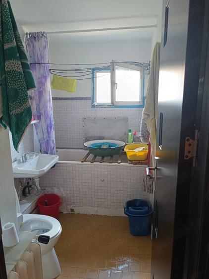 Apartament cu 2 camere semidecomandat în Rogerius