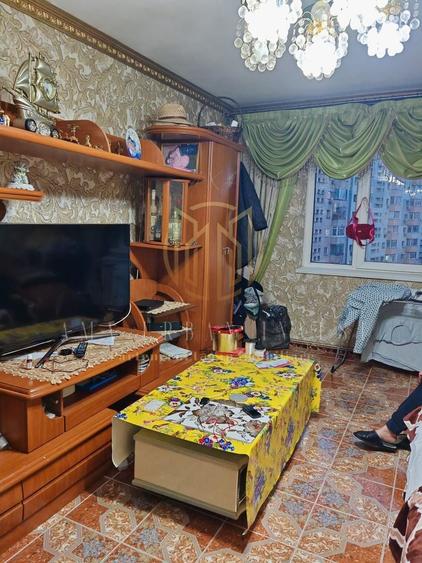Apartament cu 3 camere decomandat, mobilat în Teiul Doamnei