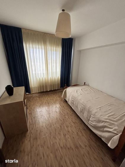 Apartament cu 4 camere decomandat în Exterior Vest