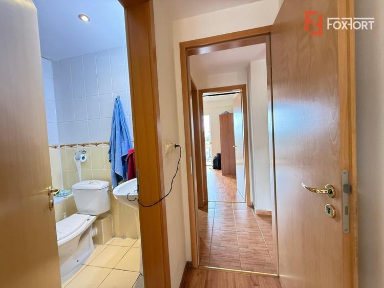Apartament cu 3 camere semidecomandat, mobilat în Aradului