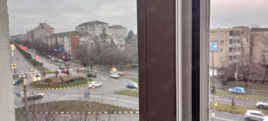 Apartament cu 3 camere decomandat în Rogerius