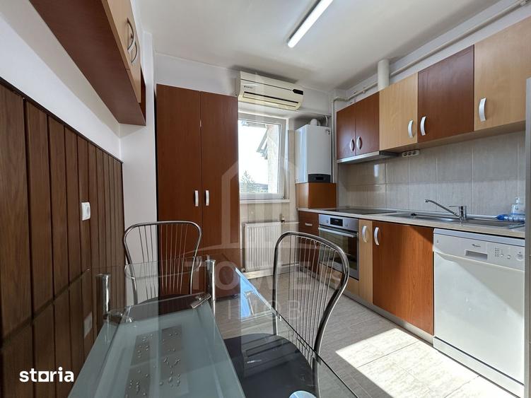 Apartament cu 3 camere decomandat, mobilat în Central