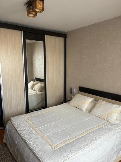 Apartament cu 3 camere decomandat în Exterior Vest
