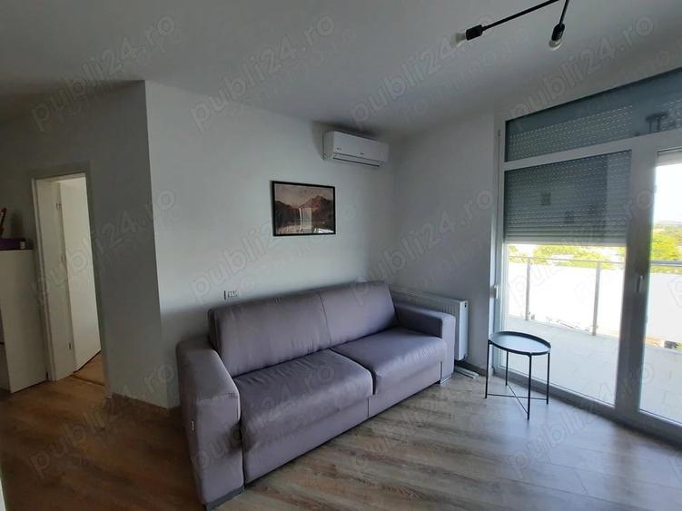 Apartament cu 3 camere semidecomandat în Tipografilor