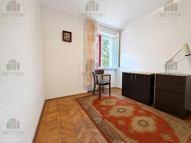 Apartament cu 3 camere semidecomandat în Titan