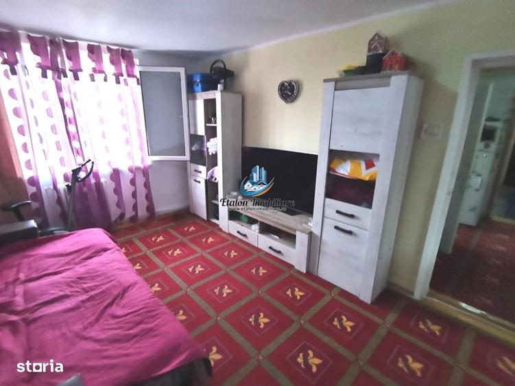Apartament cu 3 camere decomandat în Calea Romanului