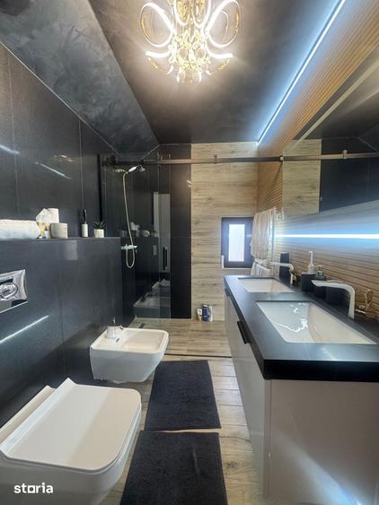Casă cu 6 camere cu Teren 1834 Mp în Bran