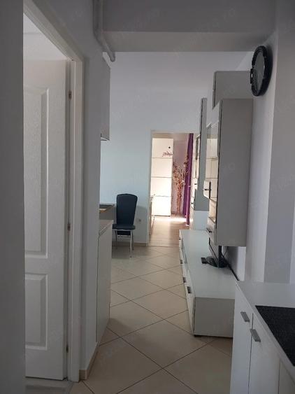 Apartament cu 3 camere semidecomandat în Central