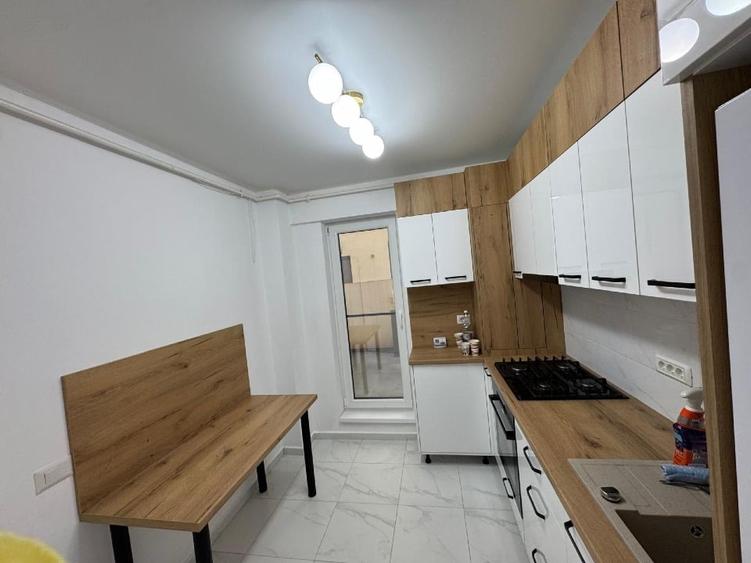 Apartament cu 2 camere decomandat, mobilat în Metalurgiei