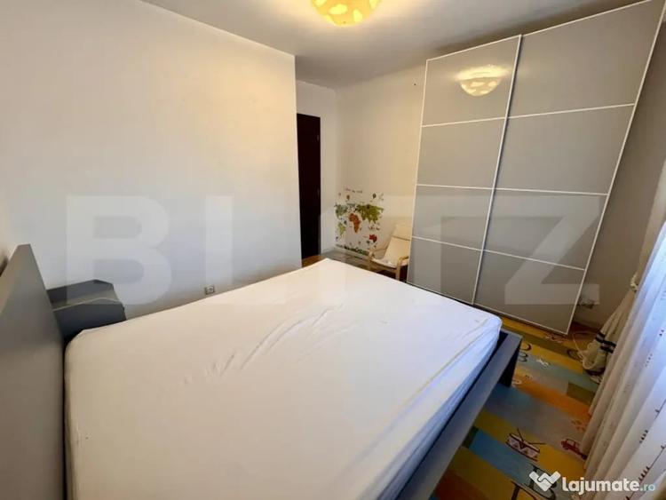 Apartament cu 4 camere decomandat în Sărari