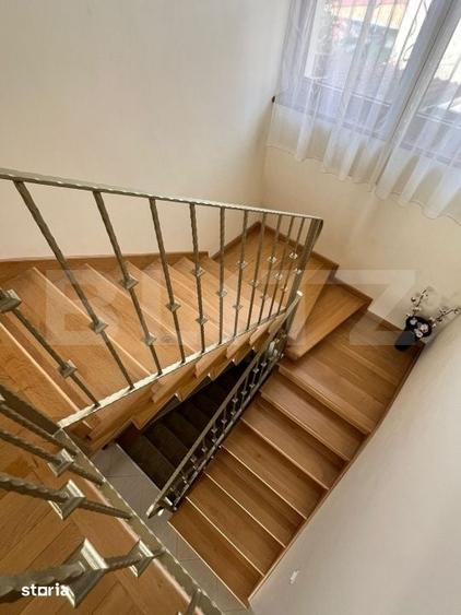 Casă cu 6 camere cu Teren 330 Mp în Soarelui