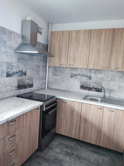 Apartament cu 2 camere semidecomandat, mobilat în Baba Novac