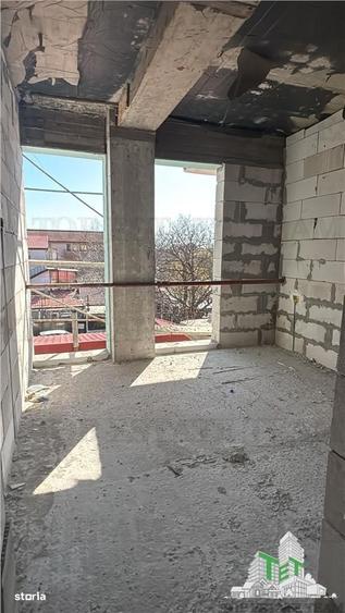 Apartament cu 3 camere în Brătianu