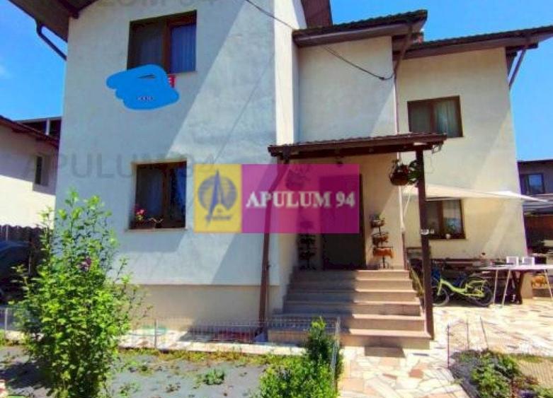 Casă individuală cu 5 camere decomandat cu Canalizare în Mușcel