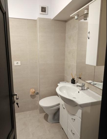 Apartament cu 2 camere semidecomandat în Cârlig