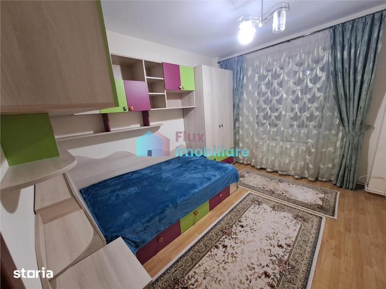 Apartament cu 4 camere decomandat în George Enescu