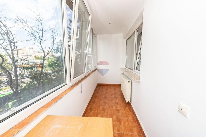 Apartament cu 3 camere semidecomandat, mobilat în Militari