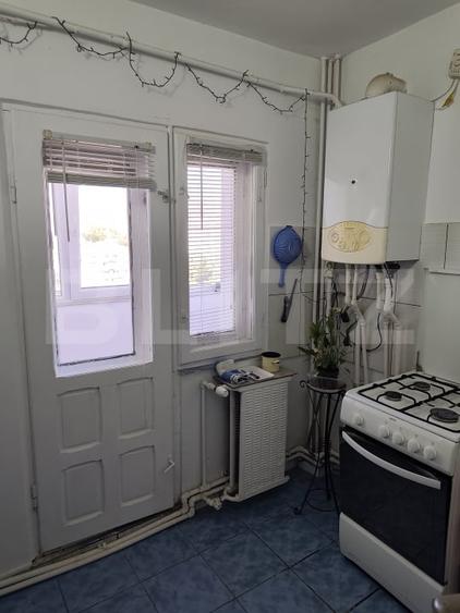 Apartament cu 3 camere semidecomandat, mobilat în Tătărași