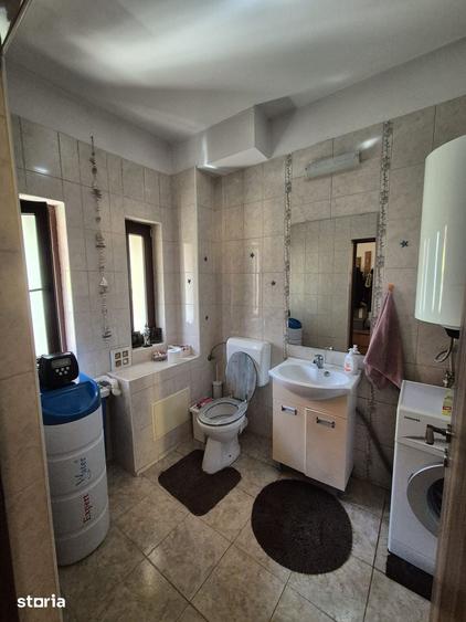 Casă cu 5 camere cu Teren 247 Mp în Central