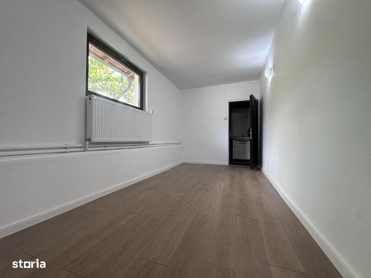 Casă cu 4 camere cu Teren 1532 Mp în Gura Vadului