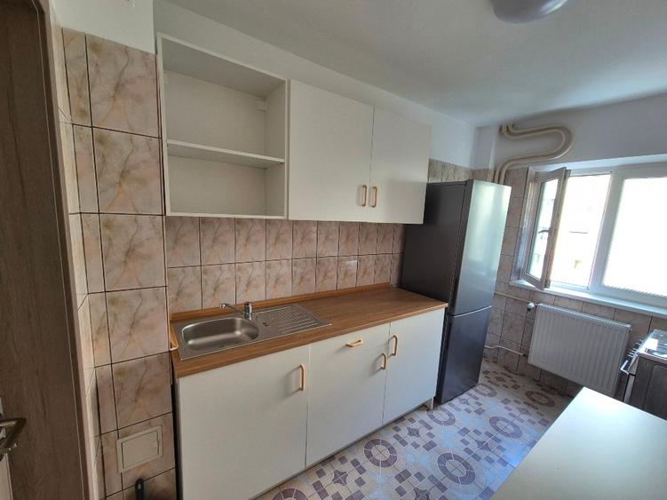 Apartament cu 2 camere decomandat, mobilat în Colentina