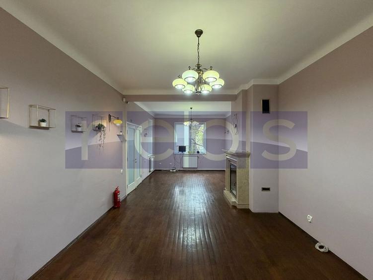 Casă individuală cu 6 camere cu Canalizare în Gara de Nord