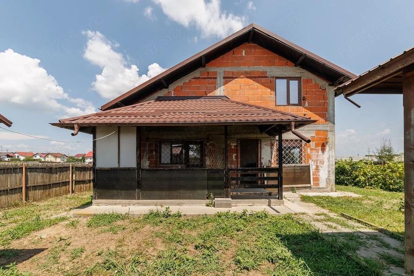 Casă cu 6 camere cu Teren 705 Mp în Central