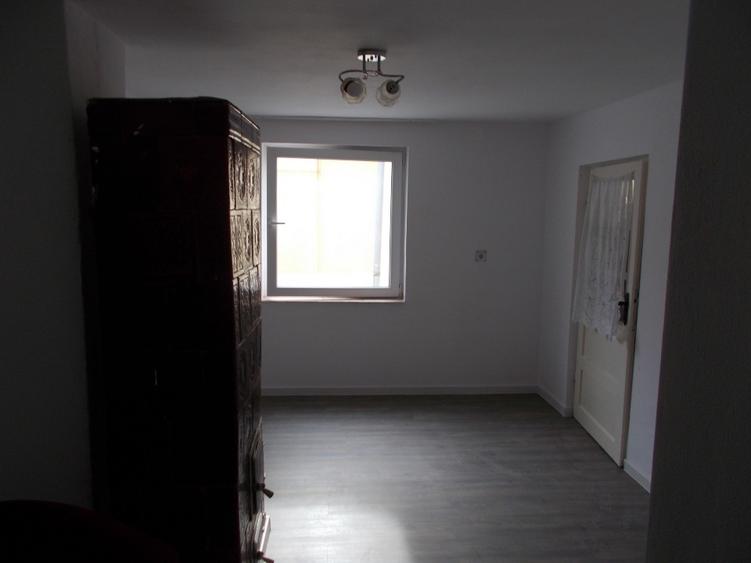 Duplex cu 4 camere cu Teren 235 Mp în Plopi